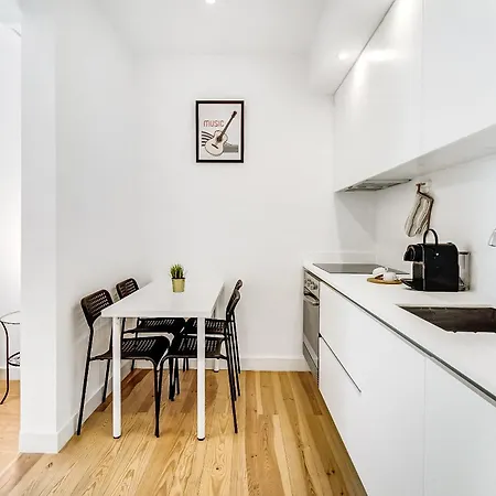 157 A - Charming Santos Wpatio *