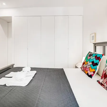 157 A - Charming Santos Wpatio