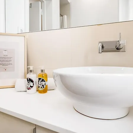 Charming Santos Wpatio