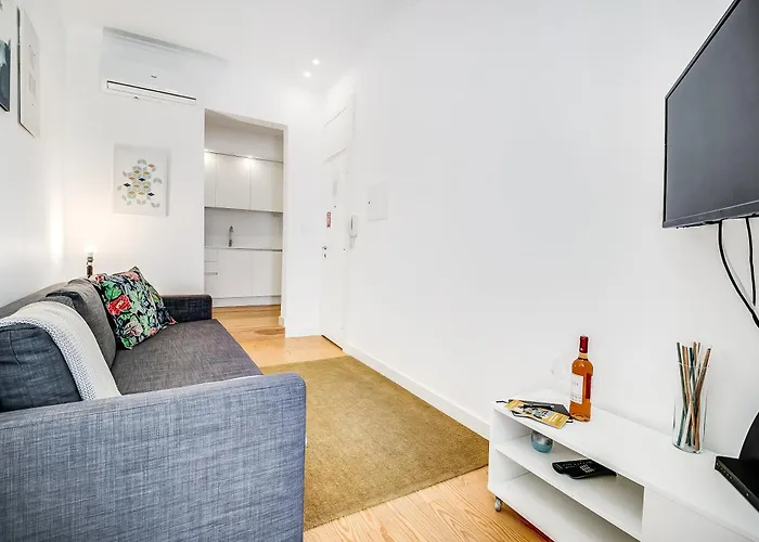 Charming Santos Wpatio * Lisbon